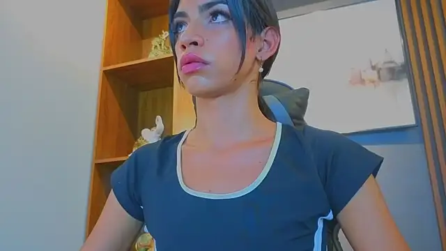 Snapshot of Alahia_Rodriguez chatting on July 17, 2026, 6:57 pm Alahia Rodriguez online show from July 17, 2026, 6:57 pm