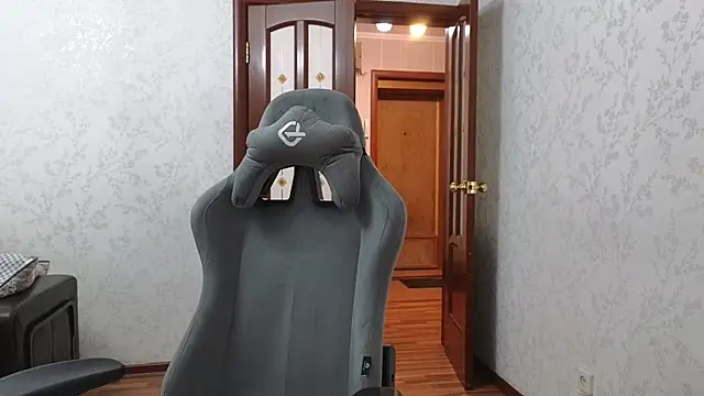 Nelly Fischer online show from January 12, 2025, 1:37 pm