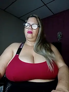 EllisW8 online show from October 13, 2025, 10:37 am