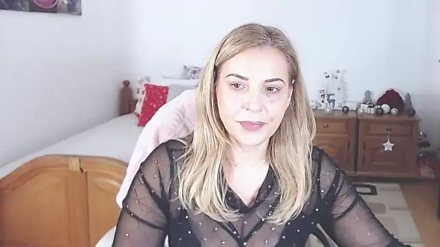 evamaria2024 online show from December 9, 2024, 7:50 am