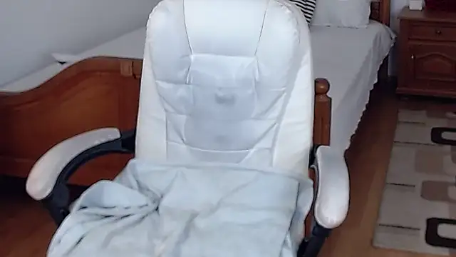 evamaria2024 online show from March 6, 2025, 2:08 pm