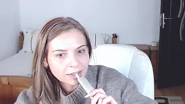 evamaria2024 online show from October 21, 2025, 10:27 am