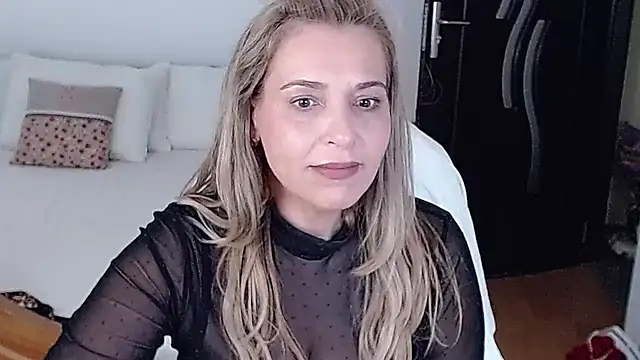 Snapshot of evamaria2024 chatting on July 13, 2026, 9:34 am evamaria2024 online show from July 13, 2026, 9:34 am