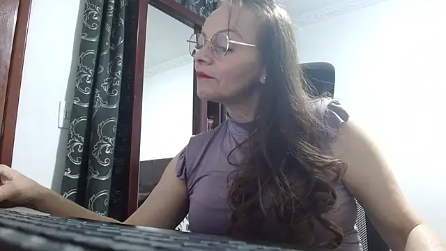 asleycavta online show from October 22, 2025, 5:13 pm