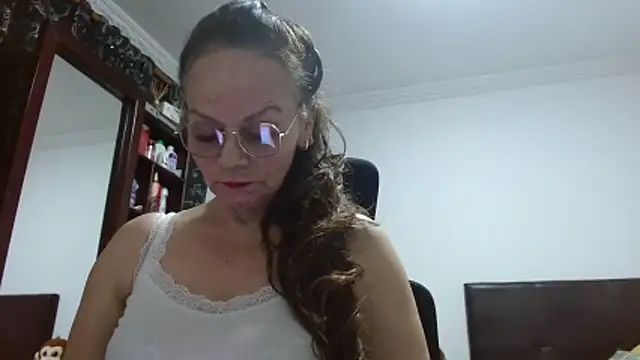 asleycavta online show from February 10, 2026, 9:08 pm