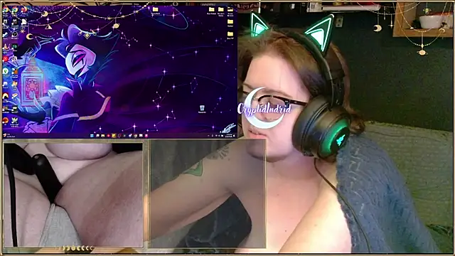 Snapshot of CryptidIndrid chatting on February 11, 2025, 3:40 am CryptidIndrid online show from February 11, 2025, 3:40 am