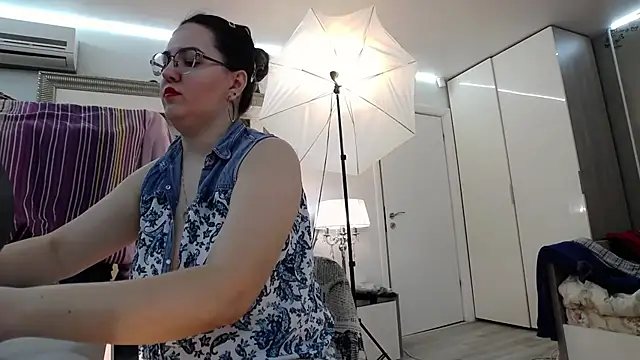 ILoveToFeelU online show from February 13, 2025, 10:11 pm