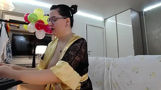 ILoveToFeelU online show from December 19, 2025, 12:50 am