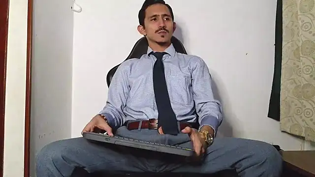 HomeAloneK online show from February 10, 2026, 7:29 pm