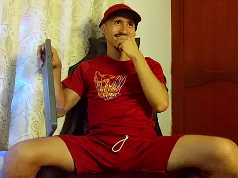 Snapshot of HomeAloneK chatting on April 22, 2026, 7:26 pm HomeAloneK online show from April 22, 2026, 7:26 pm
