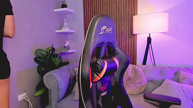 liam collins21 online show from November 30, 2025, 7:51 pm