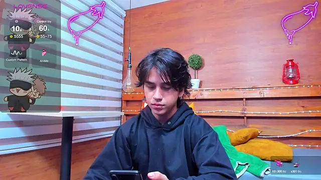Snapshot of alex_477 chatting on January 16, 2025, 11:37 am alex 477 online show from January 16, 2025, 11:37 am