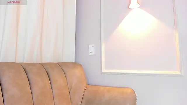 Lia walton online show from December 26, 2024, 12:05 pm