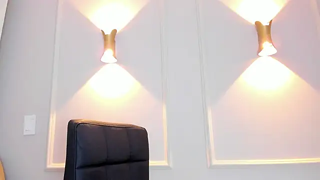 Lia walton online show from February 10, 2025, 5:52 pm