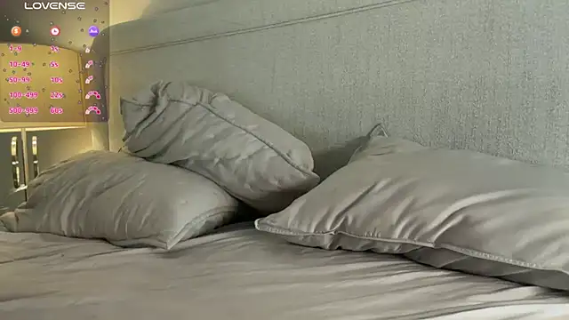 Snapshot of xoxoxjenn chatting on February 17, 2026, 4:24 pm xoxoxjenn online show from February 17, 2026, 4:24 pm