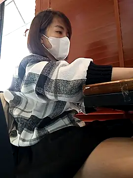 Snapshot of Michiko1 chatting on February 15, 2025, 4:58 am Michiko1 online show from February 15, 2025, 4:58 am