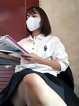 Snapshot of Michiko1 chatting on March 10, 2025, 5:22 am Michiko1 online show from March 10, 2025, 5:22 am