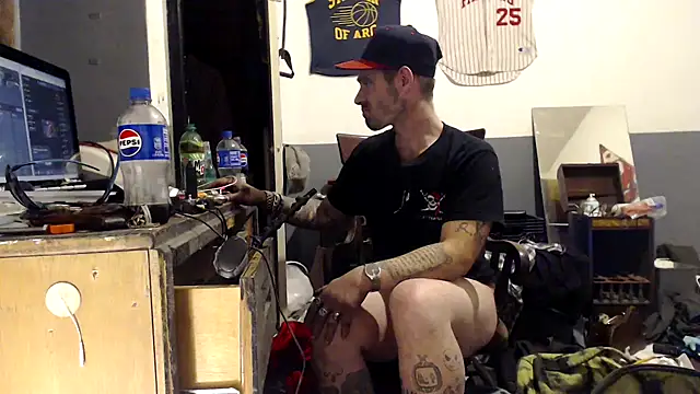 Snapshot of sledge901 chatting on January 17, 2026, 11:37 am sledge901 online show from January 17, 2026, 11:37 am