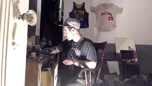 Snapshot of sledge901 chatting on February 19, 2026, 2:40 am sledge901 online show from February 19, 2026, 2:40 am