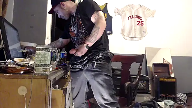 Snapshot of sledge901 chatting on March 5, 2026, 3:24 am sledge901 online show from March 5, 2026, 3:24 am