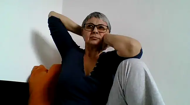 roseblak42 online show from March 15, 2025, 8:58 am