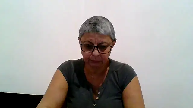 roseblak42 online show from December 18, 2025, 4:57 pm