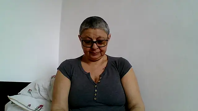 roseblak42 online show from April 8, 2026, 10:15 am