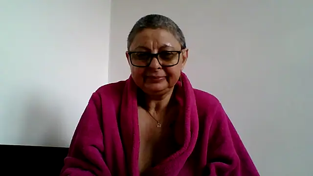 roseblak42 online show from April 13, 2026, 7:58 am