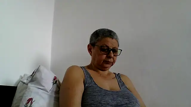 Snapshot of roseblak42 chatting on June 30, 2026, 9:43 am roseblak42 online show from June 30, 2026, 9:43 am