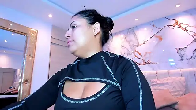 kiana cream online show from April 10, 2026, 11:26 am