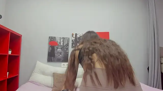 Tiny JuJu online show from November 6, 2025, 1:17 am