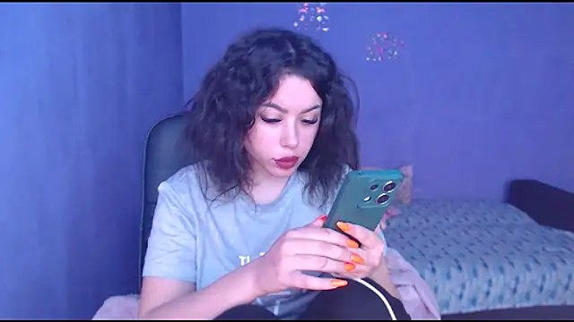 LovelyJulliette online show from February 12, 2025, 1:37 pm