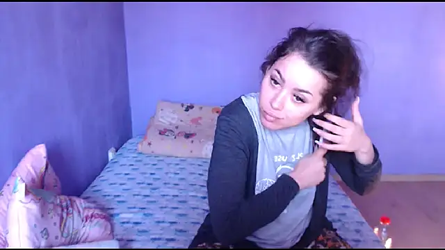 LovelyJulliette online show from March 5, 2025, 12:00 pm