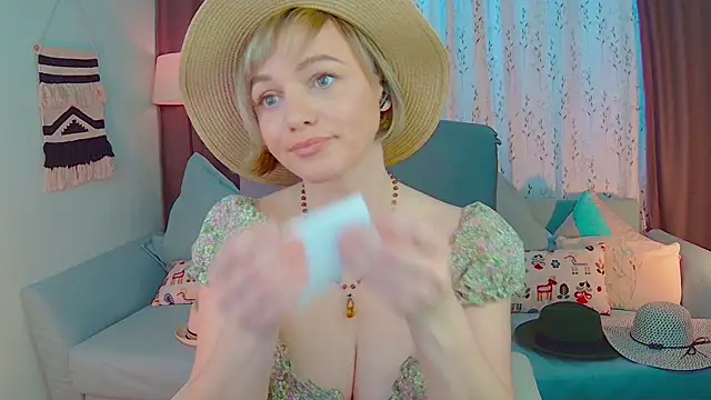 NandiSmile online show from February 19, 2025, 2:34 pm