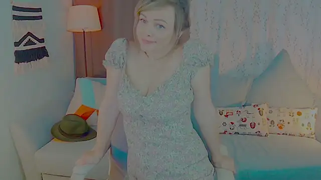 NandiSmile online show from October 15, 2025, 6:02 am