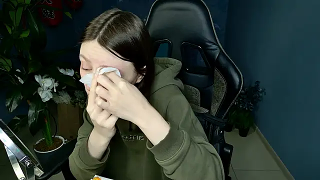 Snapshot of VeliraBraitberg chatting on March 23, 2025, 5:10 am VeliraBraitberg online show from March 23, 2025, 5:10 am