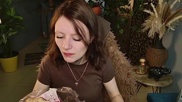 Snapshot of VeliraBraitberg chatting on July 13, 2026, 5:43 am VeliraBraitberg online show from July 13, 2026, 5:43 am