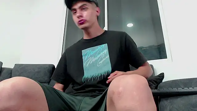 Stiven CL online show from September 20, 2025, 1:50 am