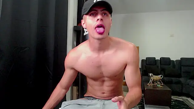 Stiven CL online show from November 7, 2025, 11:05 pm