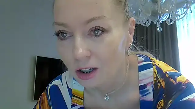 ZarinaSwift online show from January 24, 2025, 4:16 am