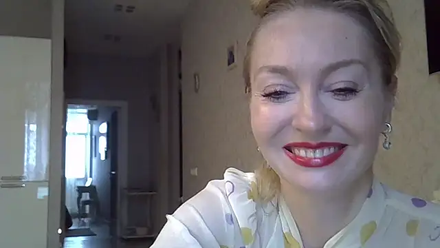 ZarinaSwift online show from September 11, 2025, 4:34 am