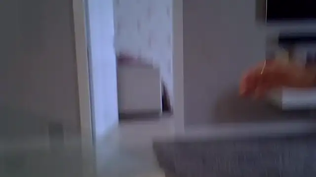 ZarinaSwift online show from September 23, 2025, 4:37 am