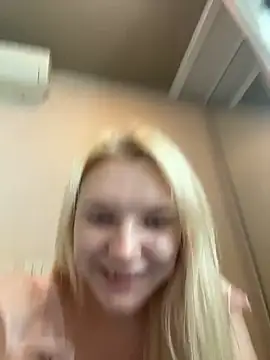 AmmyHot online show from April 19, 2026, 4:12 am