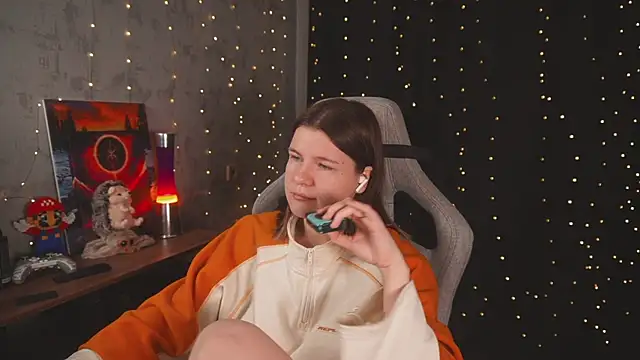 cuteamberlyyy online show from April 13, 2026, 12:16 am