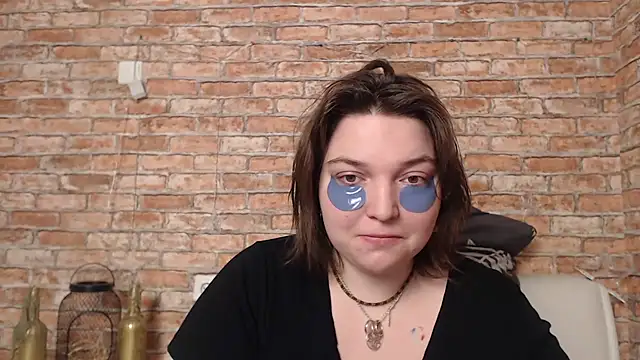 Snapshot of Amelia_Kiss_ chatting on February 13, 2025, 12:46 am Amelia Kiss online show from February 13, 2025, 12:46 am