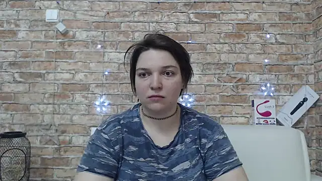 Amelia Kiss  online show from April 20, 2026, 12:57 am