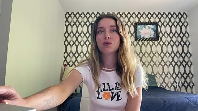 SirenaBelle online show from January 19, 2025, 4:22 am