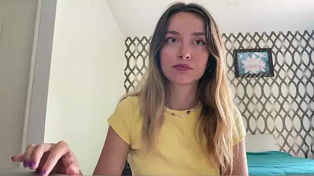 SirenaBelle online show from February 6, 2025, 10:48 am