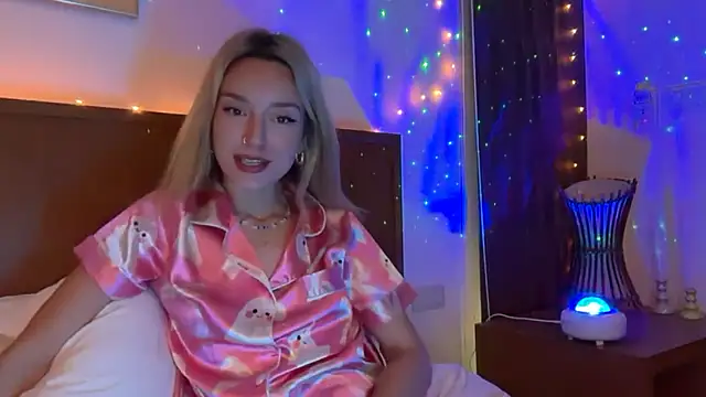 SirenaBelle online show from November 22, 2025, 12:42 am