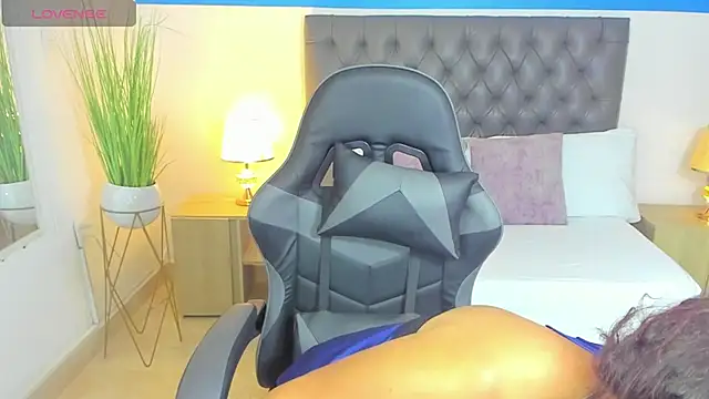 yosselin23 online show from December 10, 2024, 12:05 pm